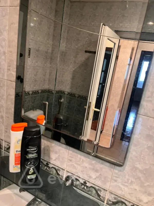 Kirayə verilir 3 otaqlı köhnə tikili 85 m²