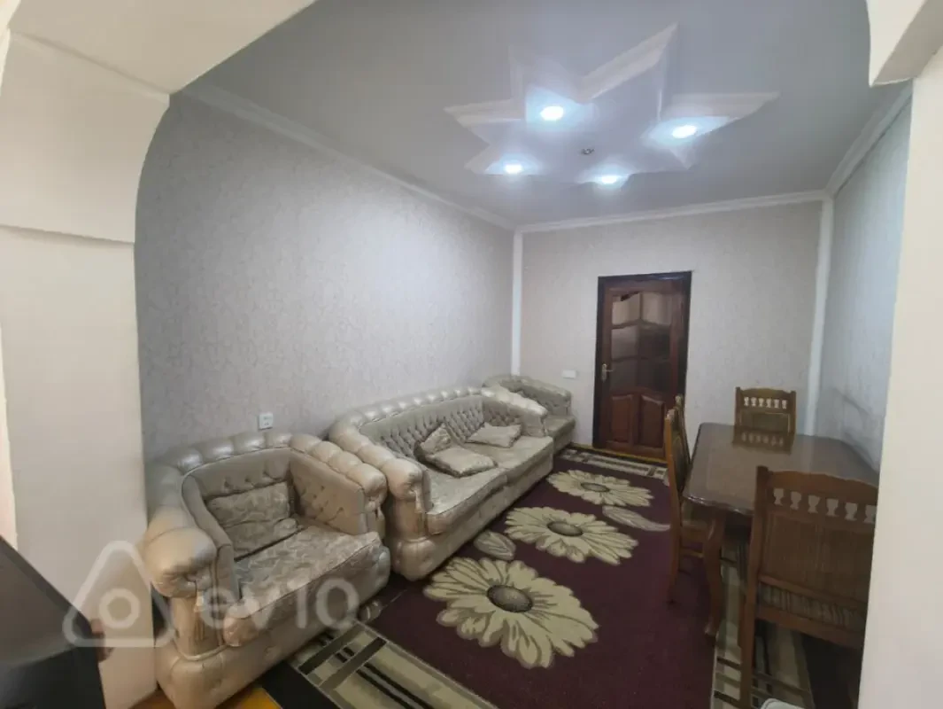 Satılır 2 otaqlı köhnə tikili 56 m²
