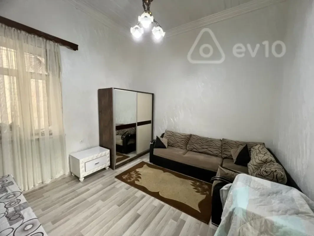 Kirayə verilir 2 otaqlı köhnə tikili 50 m²