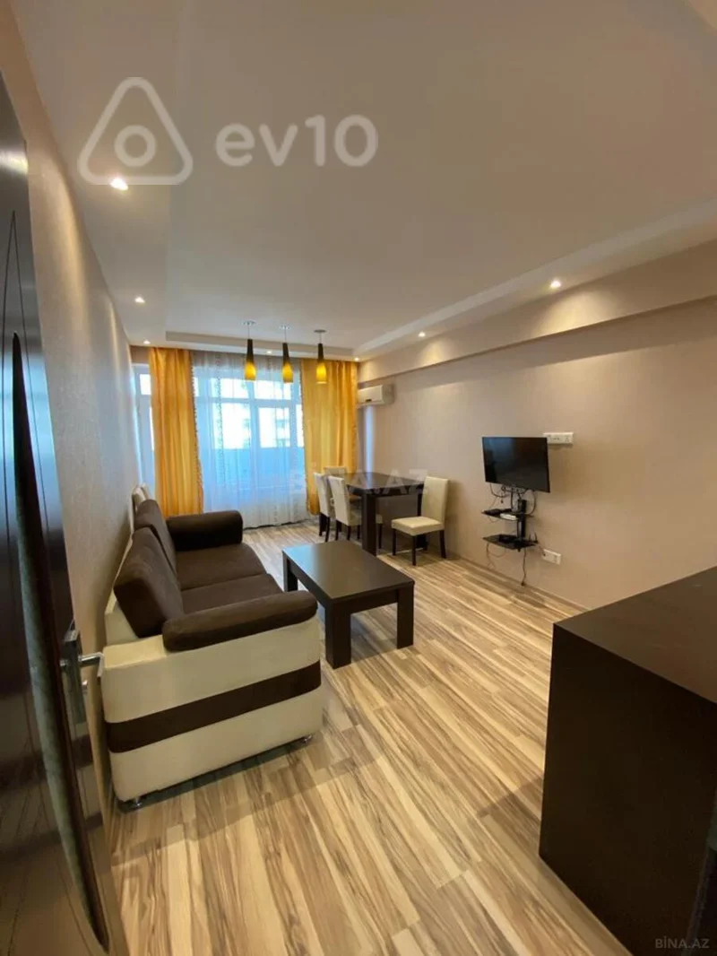 Satılır 2 otaqlı köhnə tikili 70 m²