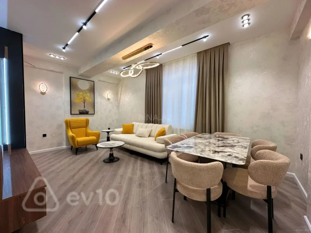 Kirayə verilir 3 otaqlı yeni tikili 90 m²