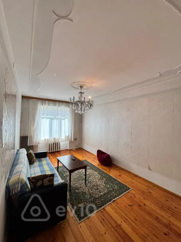Kirayə verilir 3 otaqlı köhnə tikili 75 m²