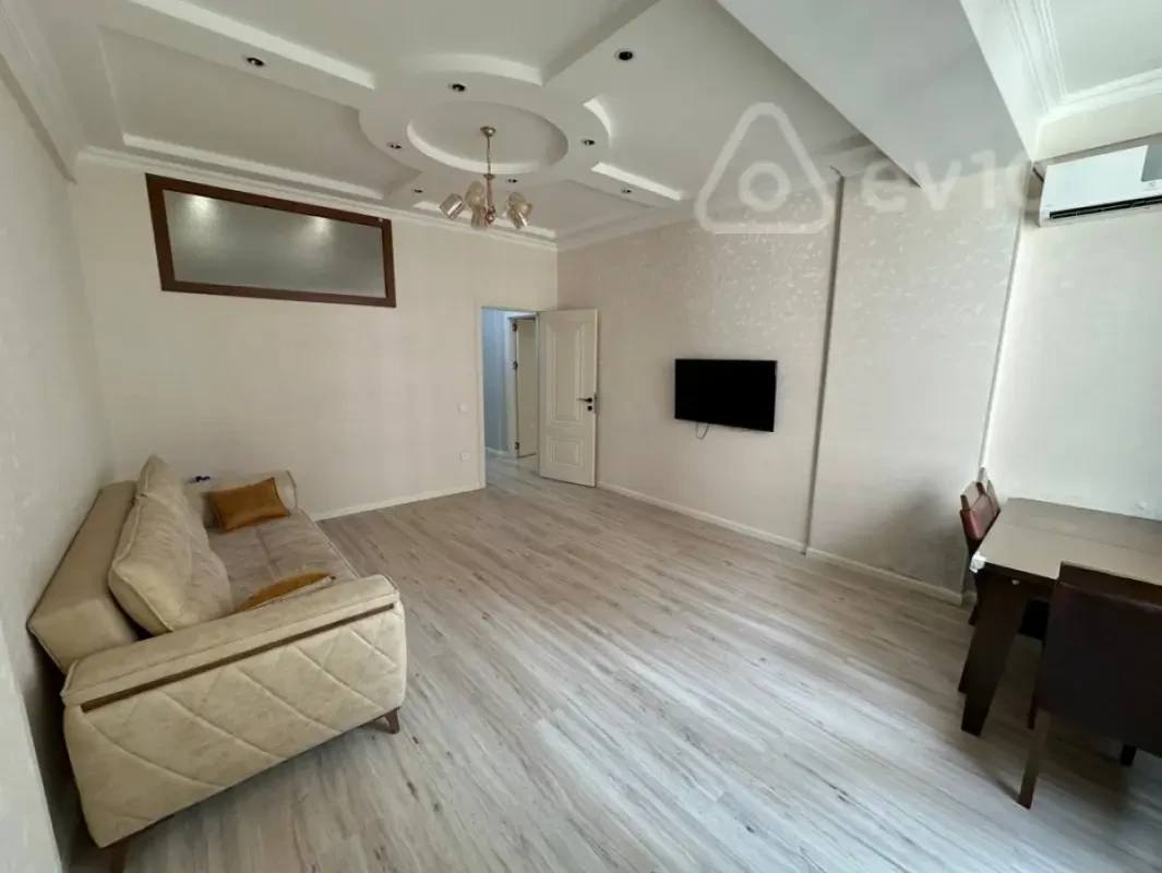 Kirayə verilir 2 otaqlı yeni tikili 70 m²