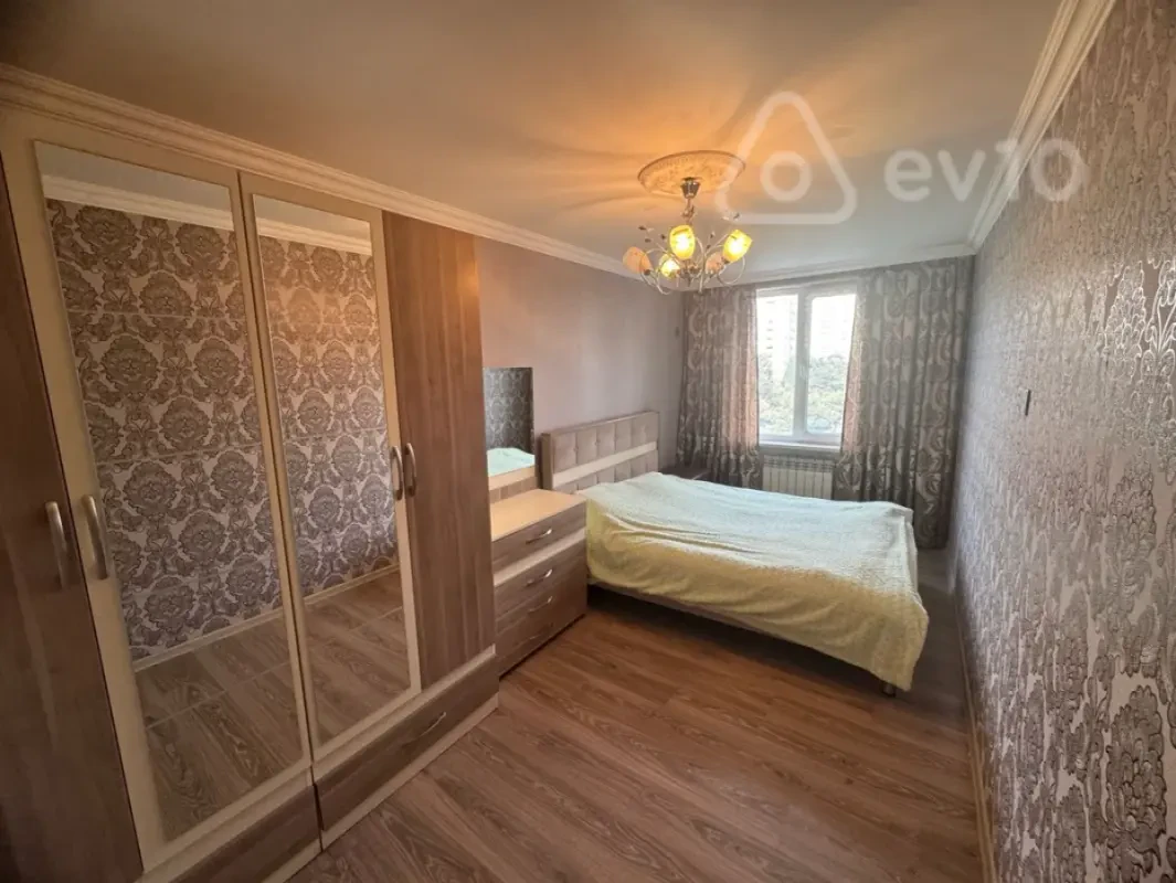 Satılır 2 otaqlı köhnə tikili 45 m²