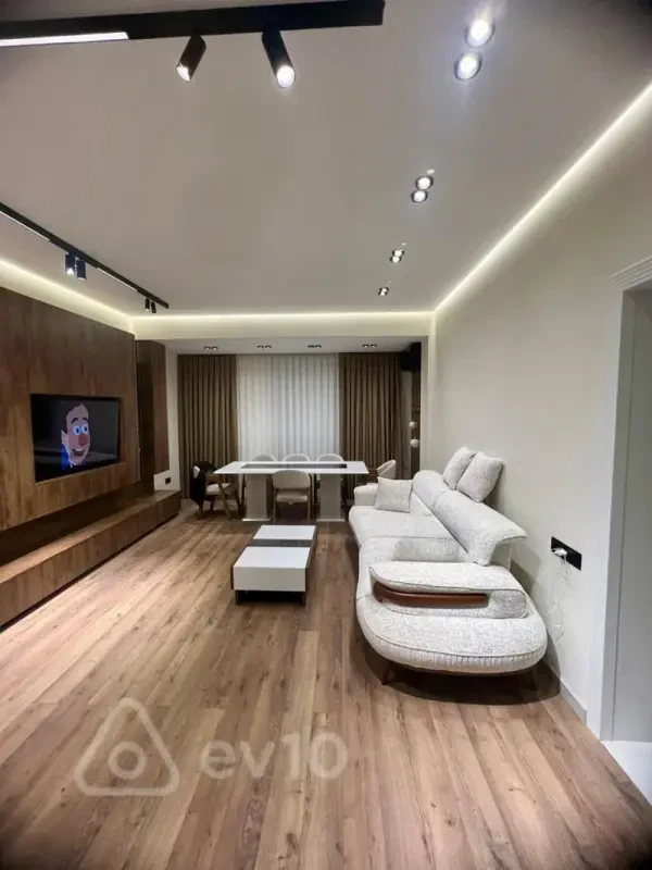 Kirayə verilir 4 otaqlı yeni tikili 110 m²