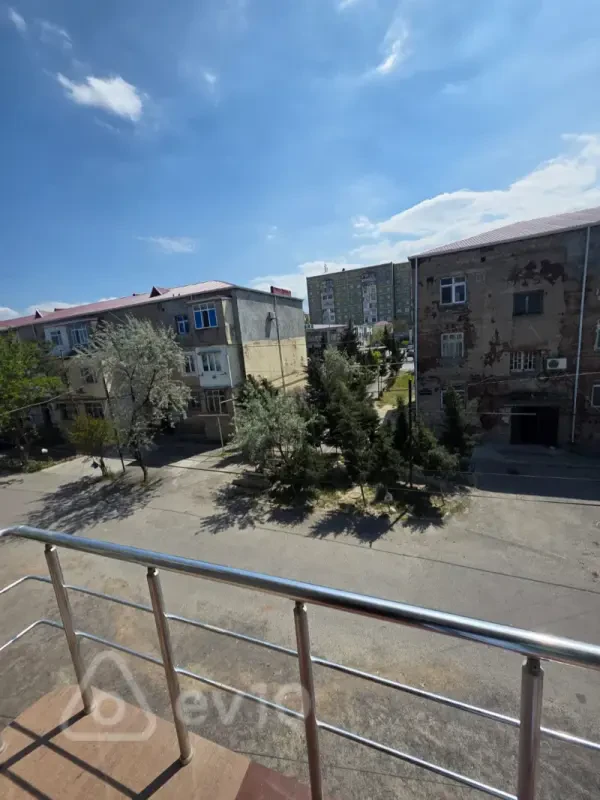Kirayə verilir 4 otaqlı yeni tikili 130 m²