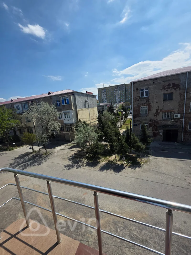 Kirayə verilir 4 otaqlı yeni tikili 130 m²