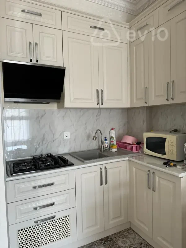 Kirayə verilir 3 otaqlı yeni tikili 60 m²