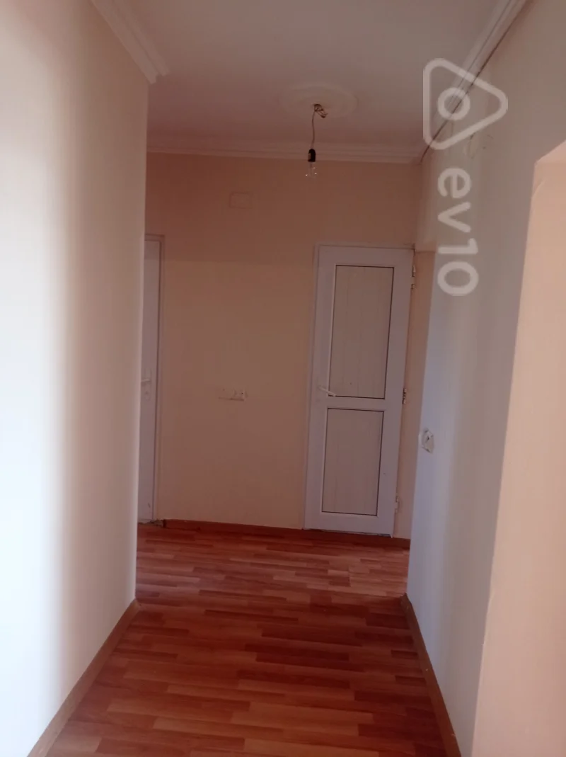 Satılır 3 otaqlı köhnə tikili 65 m²