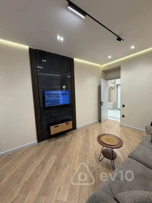 Kirayə verilir 2 otaqlı yeni tikili 64 m²