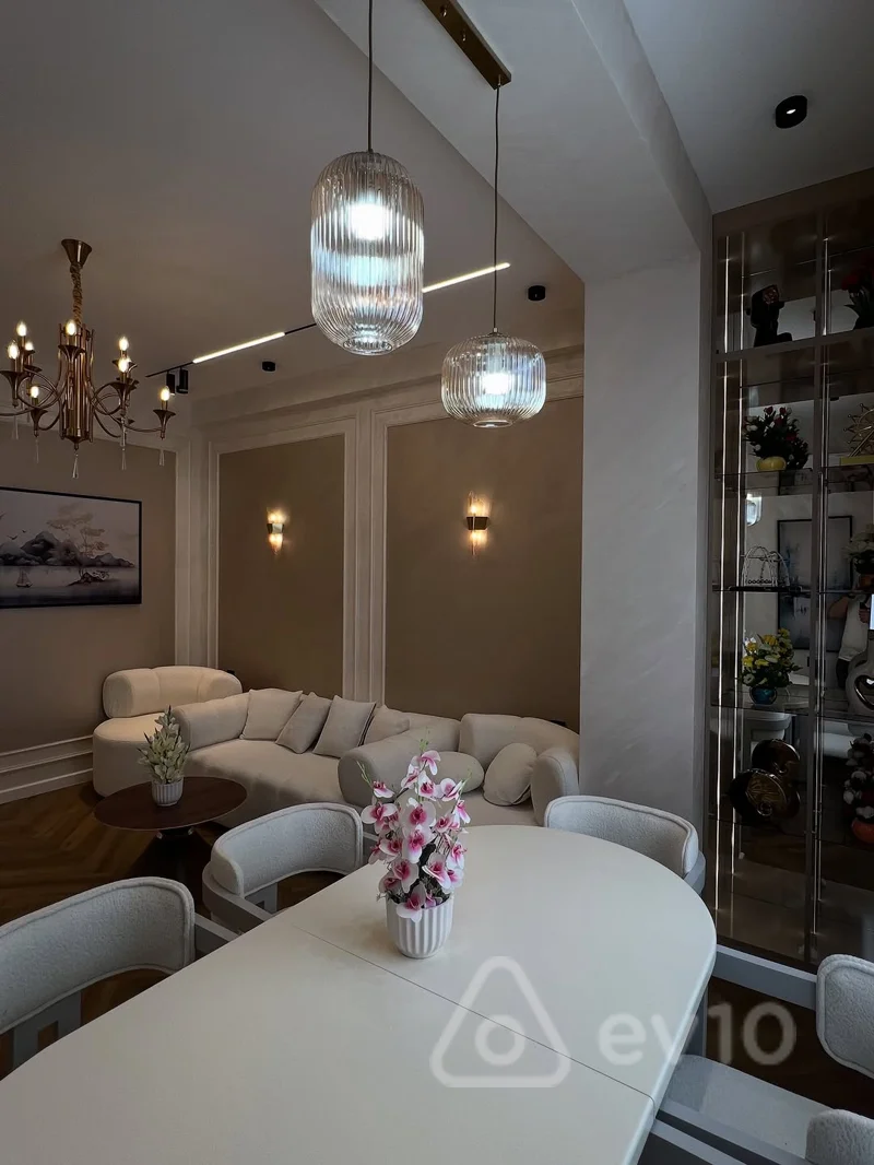 Kirayə verilir 2 otaqlı yeni tikili 70 m²