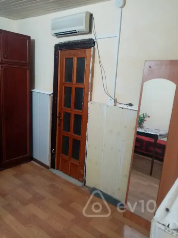 Kirayə verilir 1 otaqlı həyət evi 35 m²