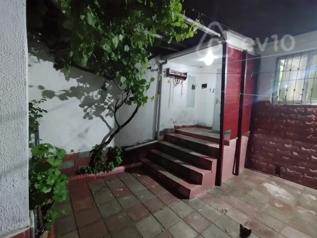 Satılır 4 otaqlı həyət evi 42.4 m²