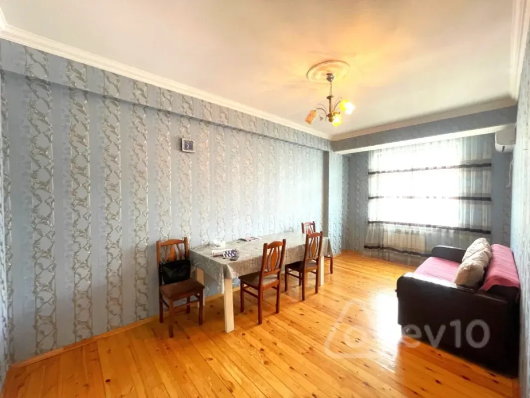 Kirayə verilir 2 otaqlı yeni tikili 70 m²
