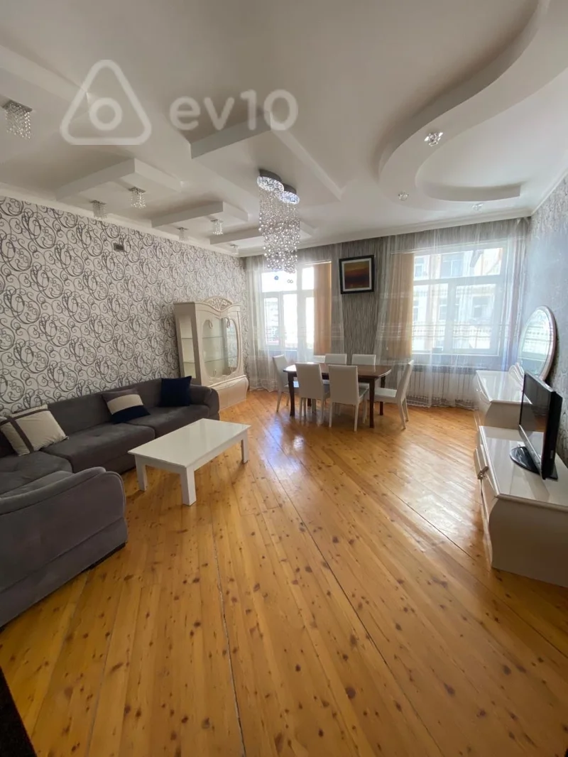 Kirayə verilir 3 otaqlı yeni tikili 120 m²