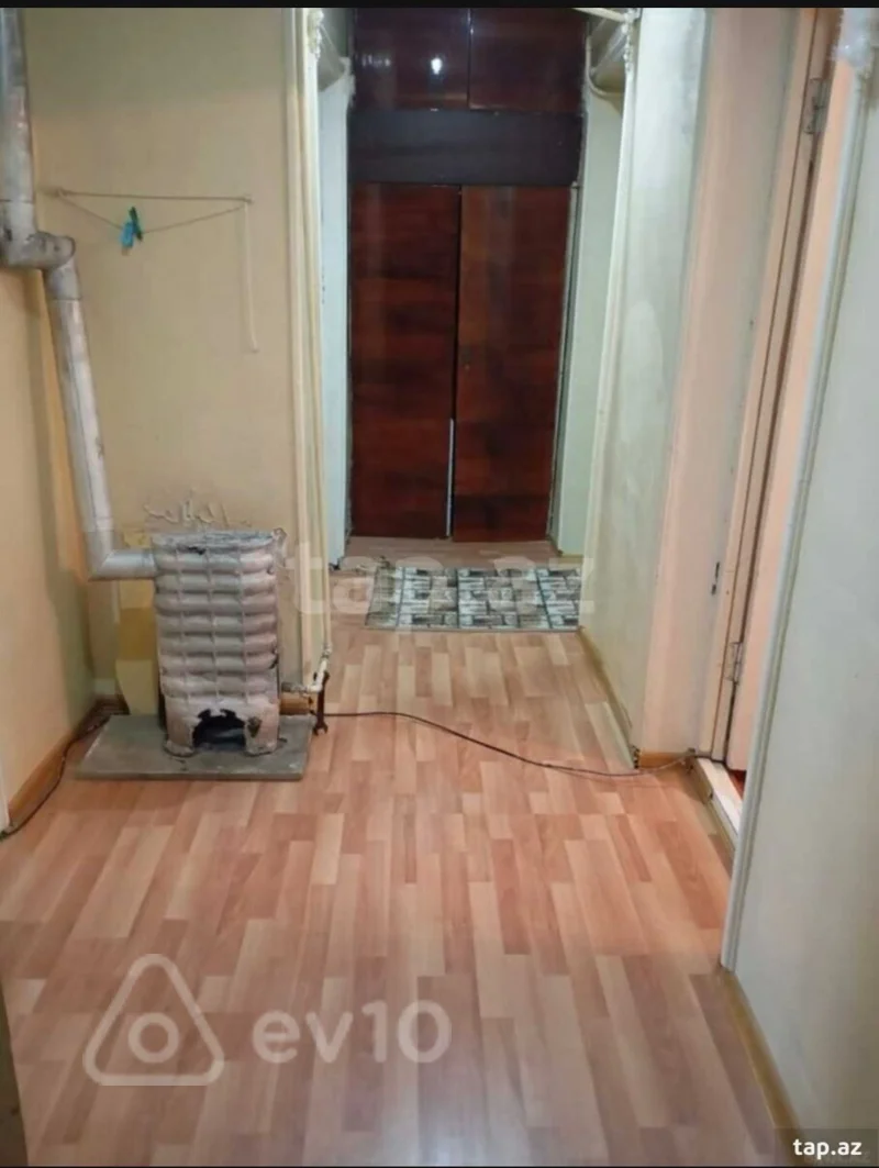 Satılır 3 otaqlı köhnə tikili 75 m²