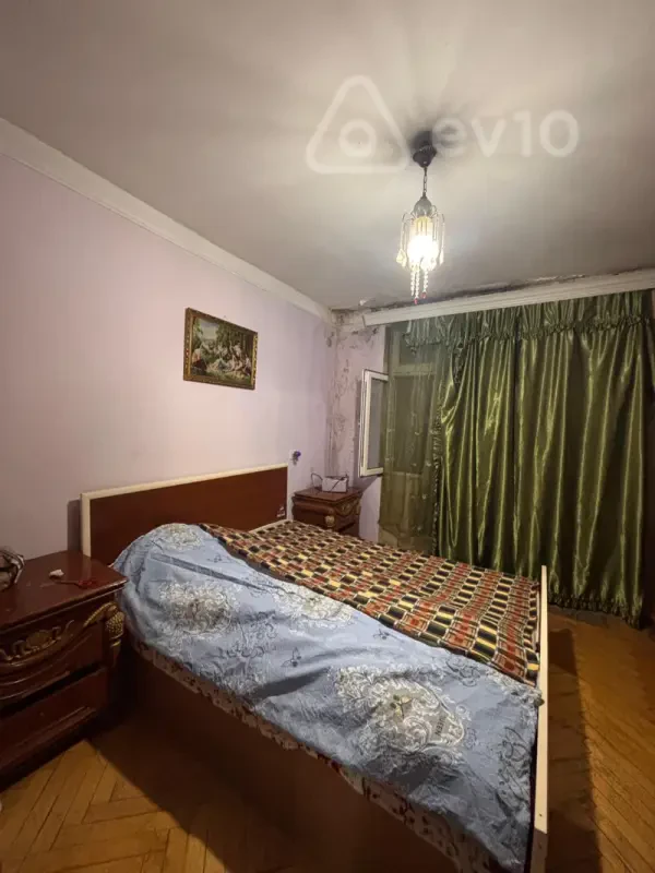 Kirayə verilir 2 otaqlı köhnə tikili 80 m²