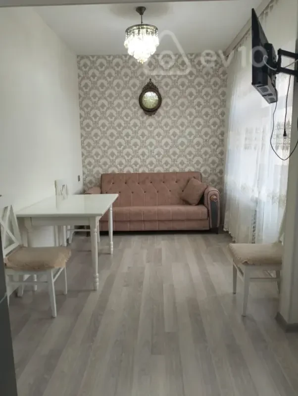 Satılır 1 otaqlı köhnə tikili 36 m²