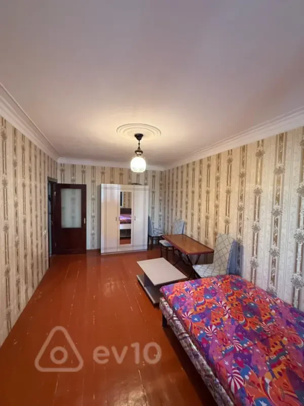 Kirayə verilir 1 otaqlı köhnə tikili 35 m²
