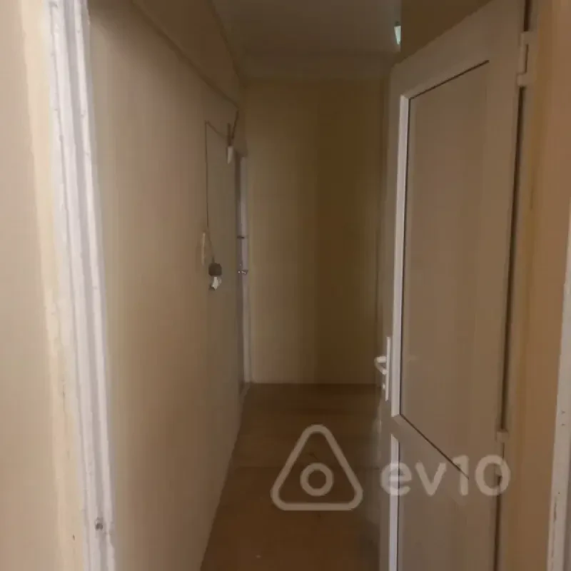 Kirayə verilir 1 otaqlı köhnə tikili 50 m²