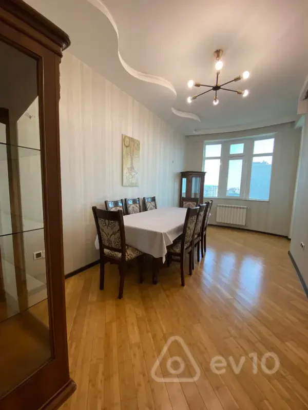 Kirayə verilir 3 otaqlı yeni tikili 100 m²