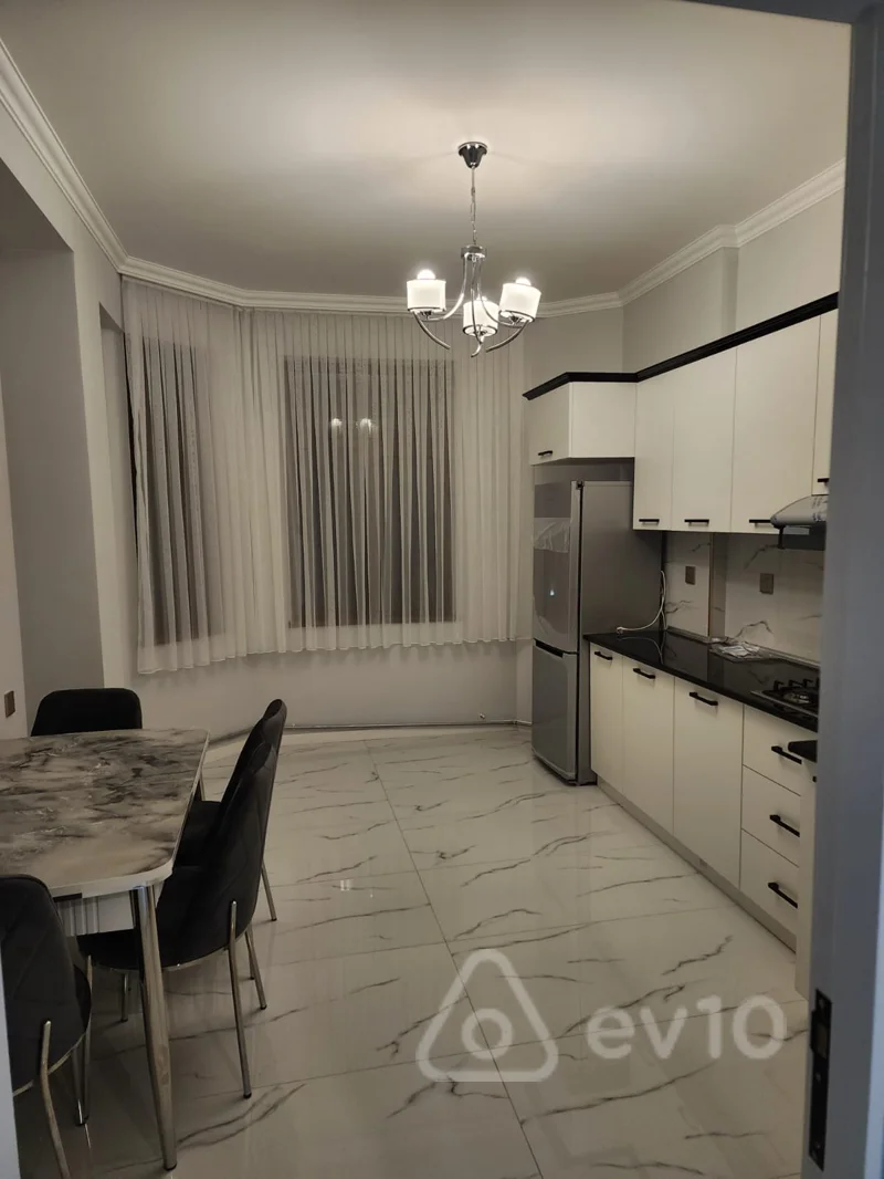 Kirayə verilir 2 otaqlı yeni tikili 85 m²