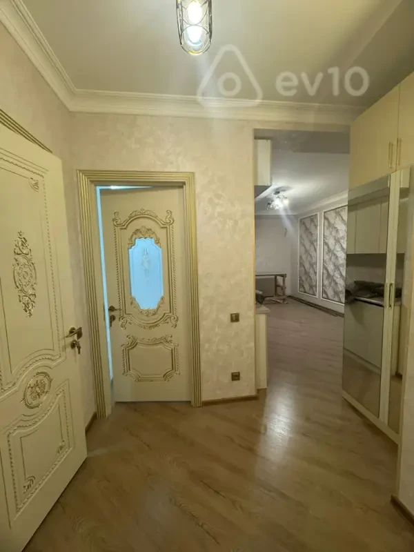 Kirayə verilir 2 otaqlı yeni tikili 50 m²