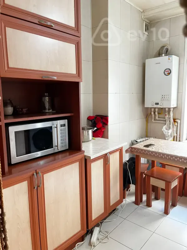 Kirayə verilir 3 otaqlı köhnə tikili 90 m²