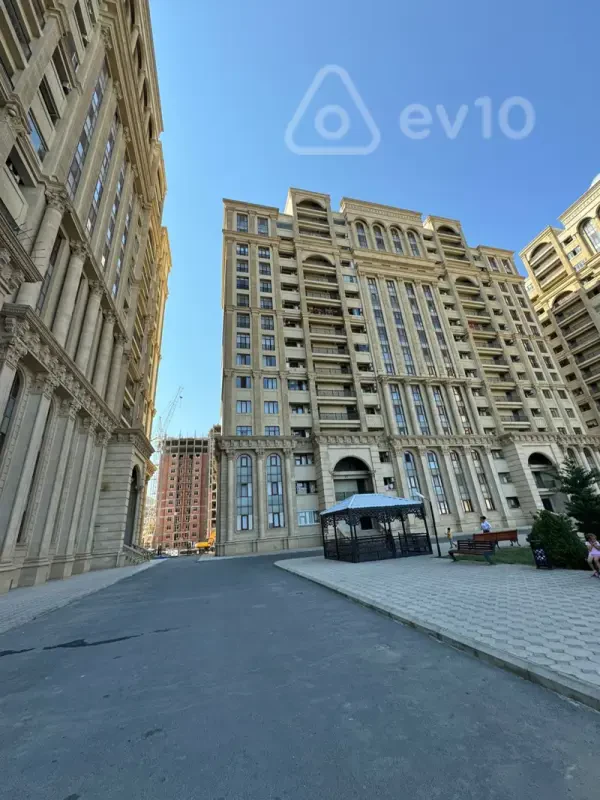 Kirayə verilir 3 otaqlı yeni tikili 120 m²