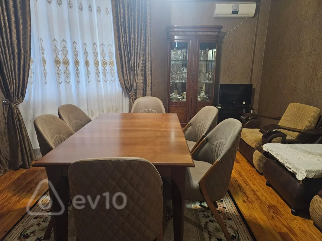 Kirayə verilir 2 otaqlı yeni tikili 70 m²