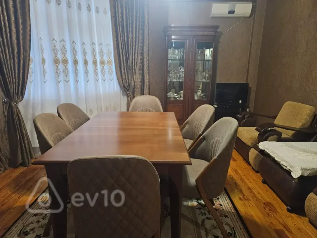 Kirayə verilir 2 otaqlı yeni tikili 70 m²