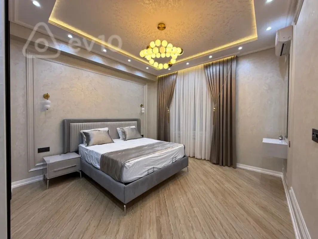 Kirayə verilir 3 otaqlı yeni tikili 140 m²