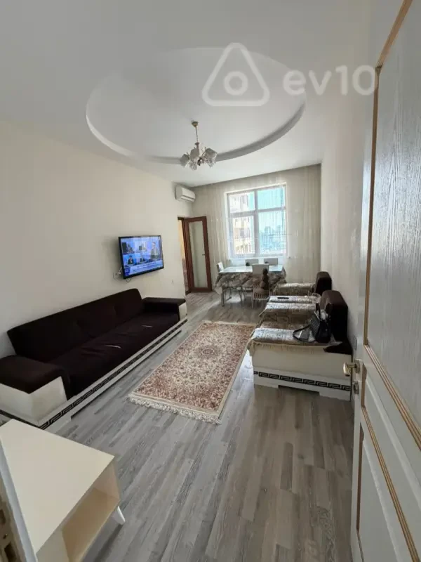 Kirayə verilir 2 otaqlı yeni tikili 60 m²