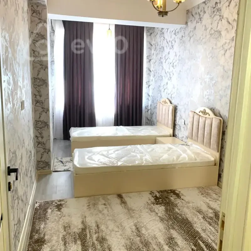 Kirayə verilir 2 otaqlı yeni tikili 80 m²