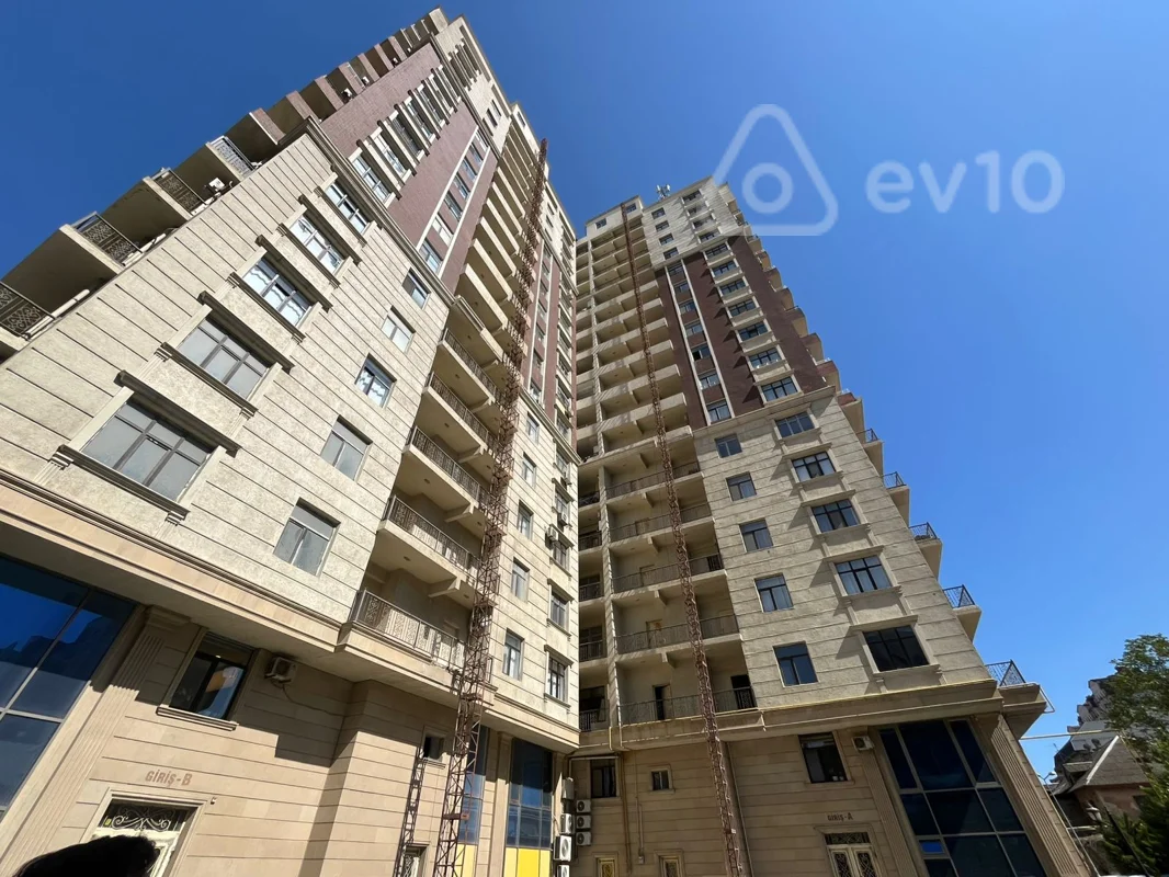 Satılır 3 otaqlı yeni tikili 145 m²