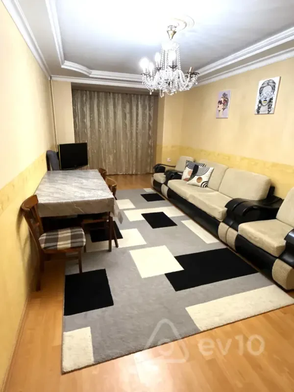 Kirayə verilir 3 otaqlı köhnə tikili 72 m²