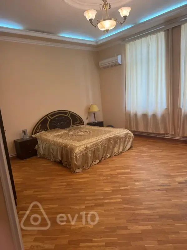 Kirayə verilir 2 otaqlı yeni tikili 85 m²
