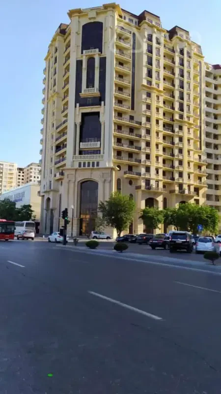 Kirayə verilir 3 otaqlı yeni tikili 120 m²