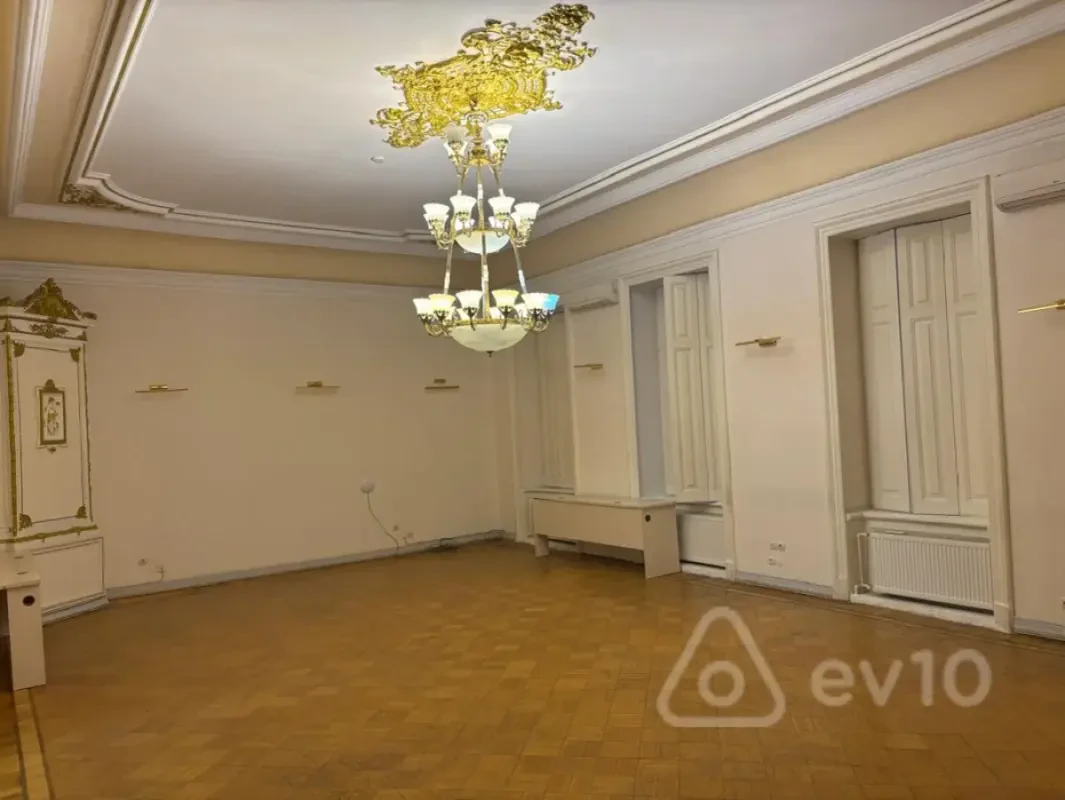 Kirayə verilir 8 otaqlı ofis 362 m²