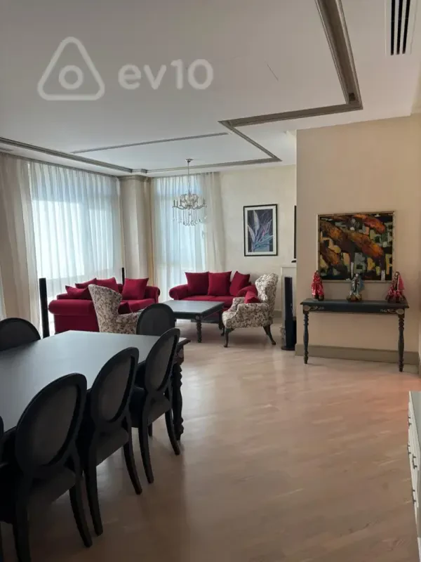 Kirayə verilir 3 otaqlı yeni tikili 170 m²