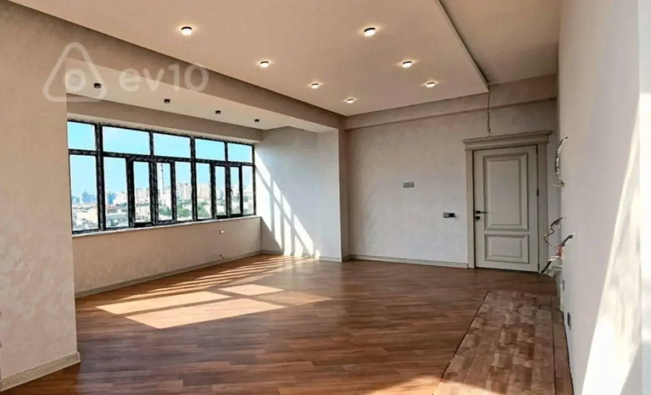 Satılır 4 otaqlı yeni tikili 195 m²