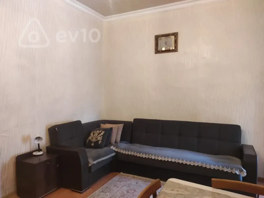 Kirayə verilir 1 otaqlı köhnə tikili 45 m²