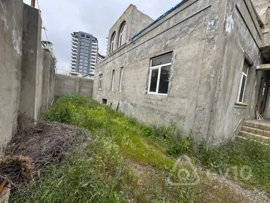 Satılır 6 otaqlı həyət evi 500 m²