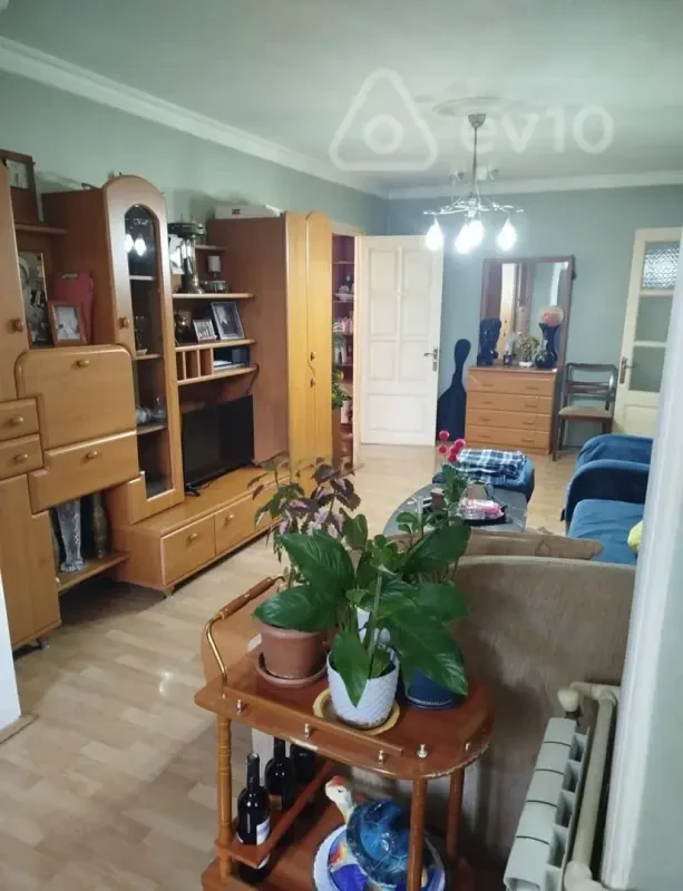 Satılır 2 otaqlı köhnə tikili 60 m²