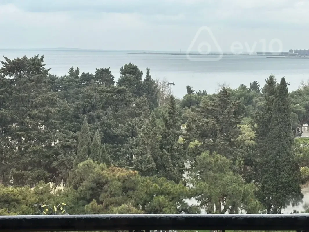 Kirayə verilir 2 otaqlı köhnə tikili 75 m²