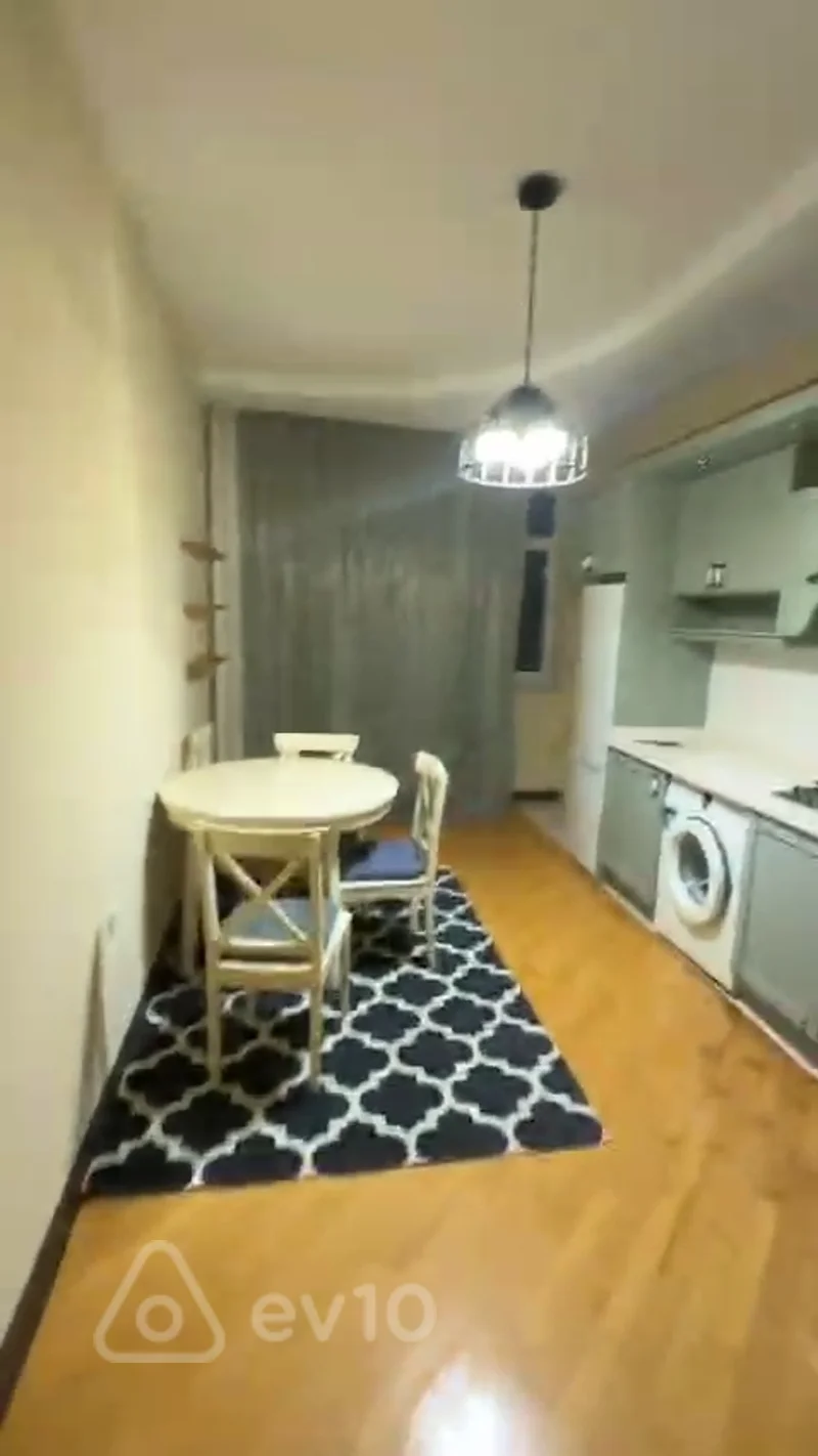 Kirayə verilir 2 otaqlı yeni tikili 71 m²