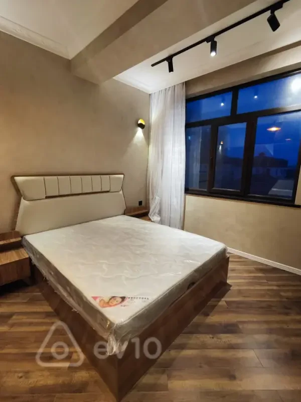 Kirayə verilir 3 otaqlı yeni tikili 65 m²