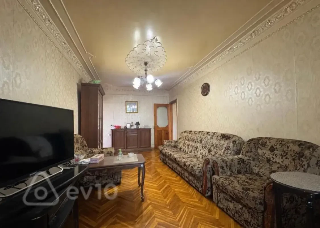 Satılır 2 otaqlı köhnə tikili 52 m²