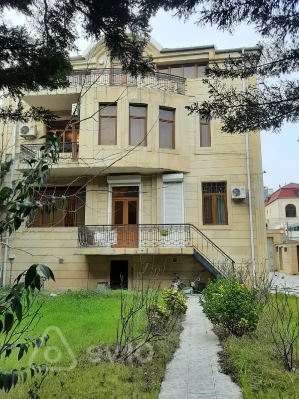 Kirayə verilir 10 otaqlı həyət evi 650 m²