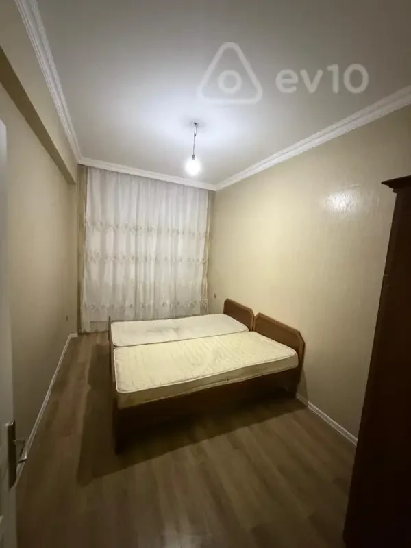 Kirayə verilir 2 otaqlı köhnə tikili 65 m²